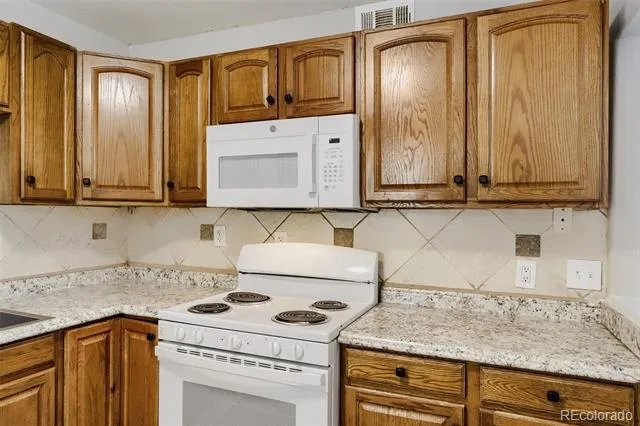 987 Vaughn Street Aurora, CO 80011