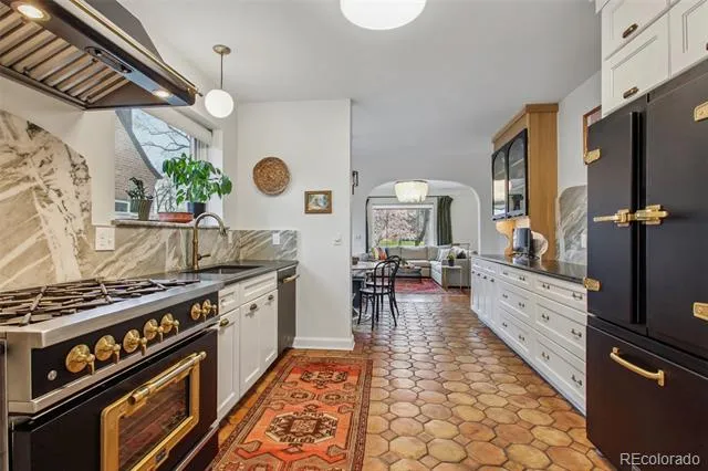 1521 Monaco Parkway Denver, CO 80220