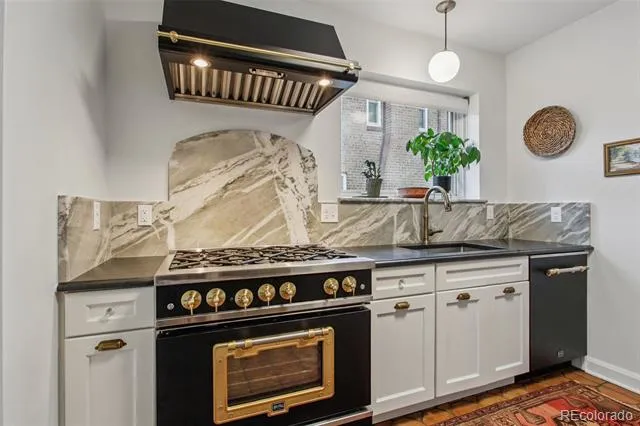 1521 Monaco Parkway Denver, CO 80220
