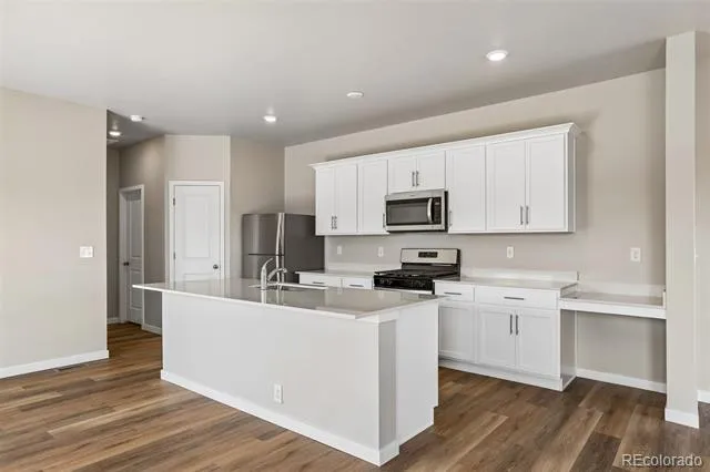 48140 Shetland Drive Bennett, CO 80102