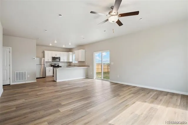 48240 Shetland Drive Bennett, CO 80102