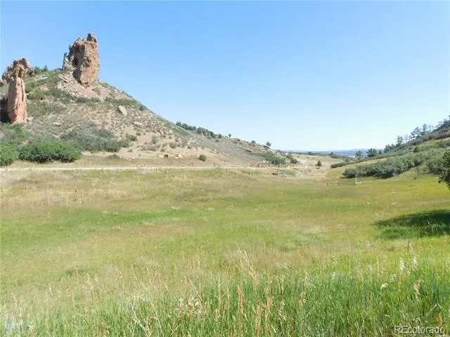 5905 Country Club Drive Larkspur, CO 80118