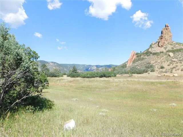 5905 Country Club Drive Larkspur, CO 80118