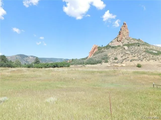 5905 Country Club Drive Larkspur, CO 80118