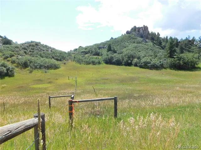 5905 Country Club Drive Larkspur, CO 80118