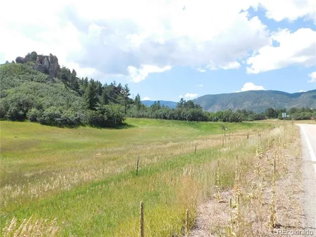 5905 Country Club Drive Larkspur, CO 80118