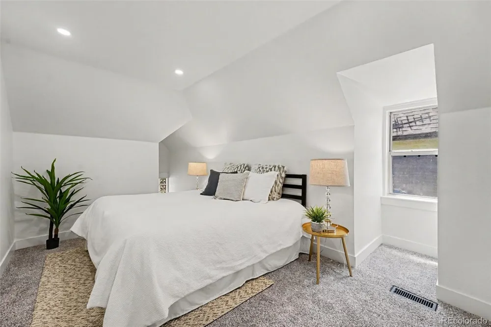 2439 Ogden Street Denver, CO 80205