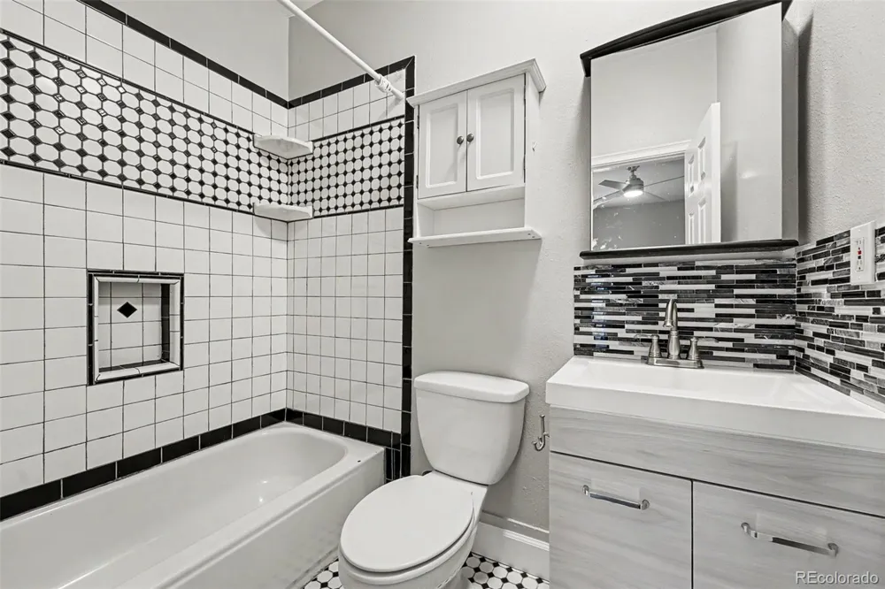 2439 Ogden Street Denver, CO 80205