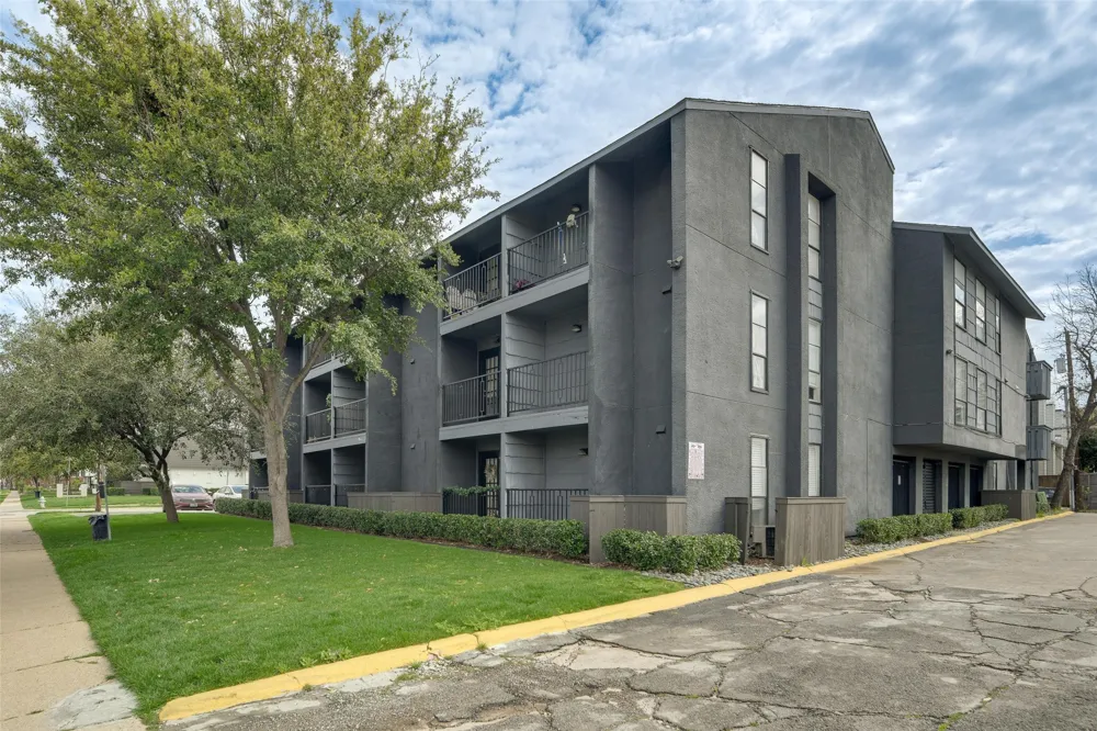 2722 Throckmorton Street #102 Dallas, TX 75219