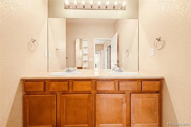 9494 Ashbury Circle #101 Parker, CO 80134
