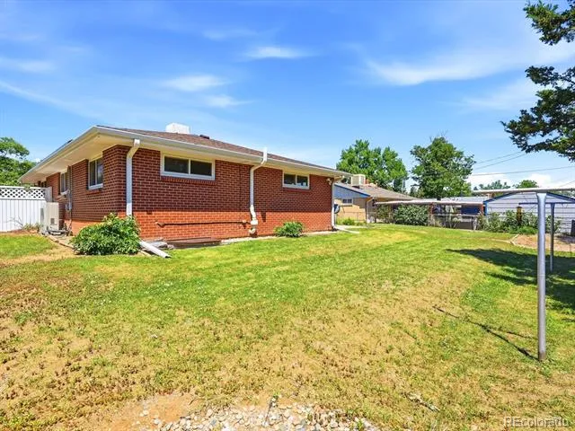 6022 Nelson Street Arvada, CO 80004