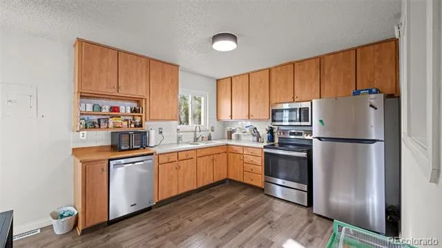 946 Hutchinson Drive Colorado Springs, CO 80910