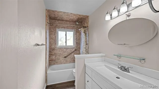 946 Hutchinson Drive Colorado Springs, CO 80910