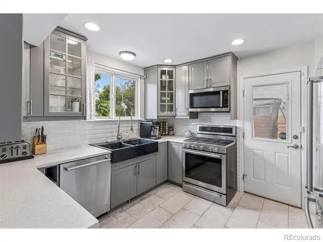 8099 Meadowdale Square Niwot, CO 80503