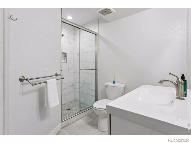 8099 Meadowdale Square Niwot, CO 80503