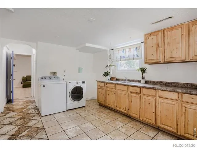 1251 Vail Lane Longmont, CO 80503