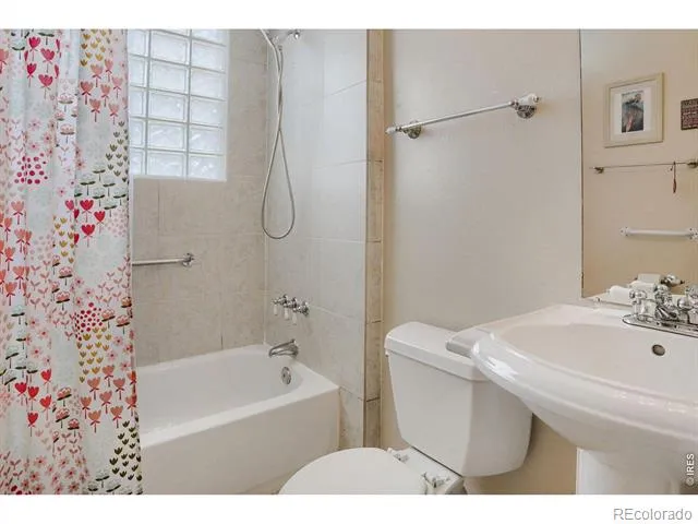 1251 Vail Lane Longmont, CO 80503