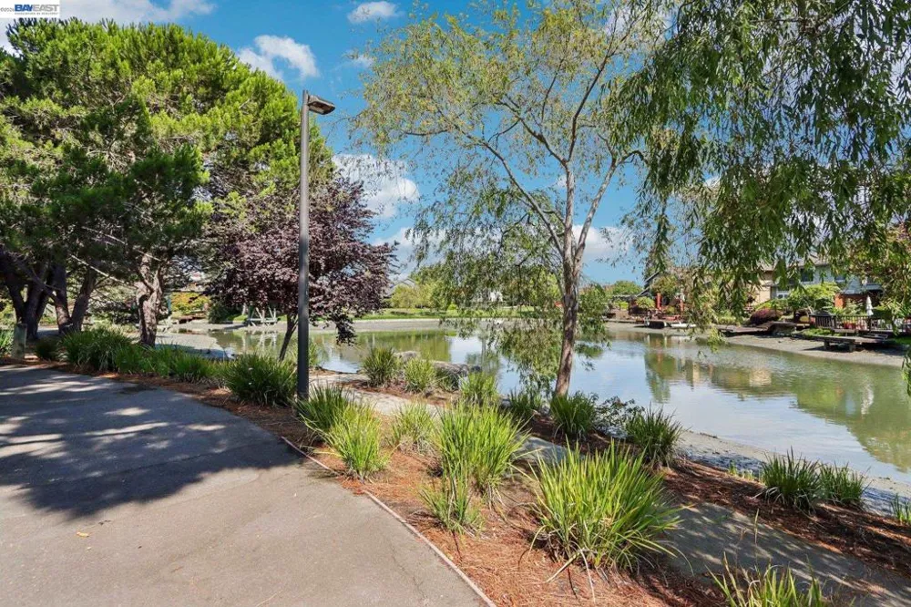 1110 Ironwood Rd Alameda, CA 94502