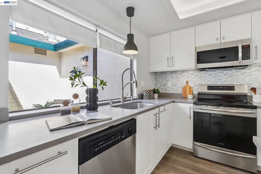 1110 Ironwood Rd Alameda, CA 94502