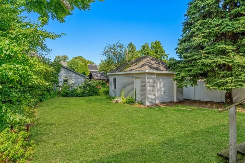 42 DONALDSON AVE Rutherford, NJ 07070