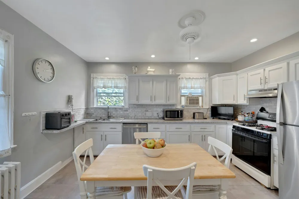 42 DONALDSON AVE Rutherford, NJ 07070