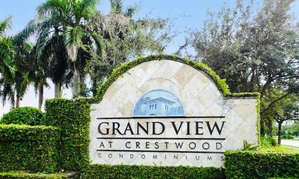 300 CRESTWOOD COURT #309 Royal Palm Beach, FL 33411