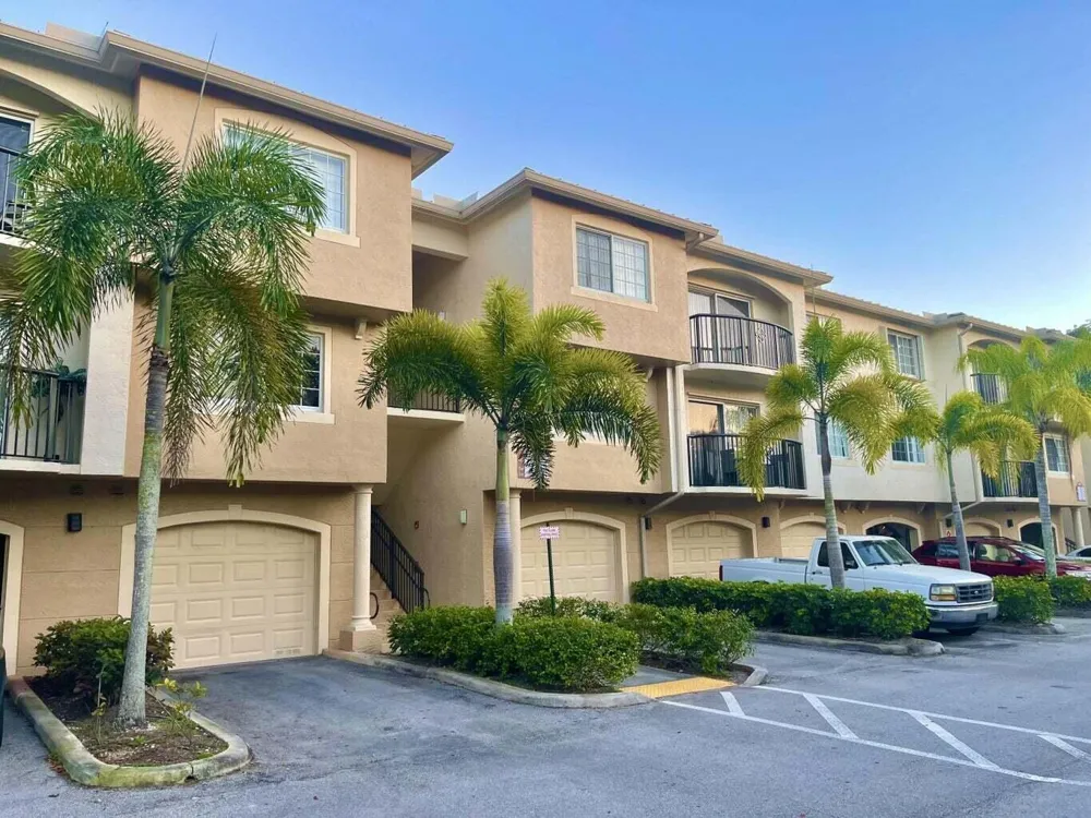 300 CRESTWOOD COURT #309 Royal Palm Beach, FL 33411