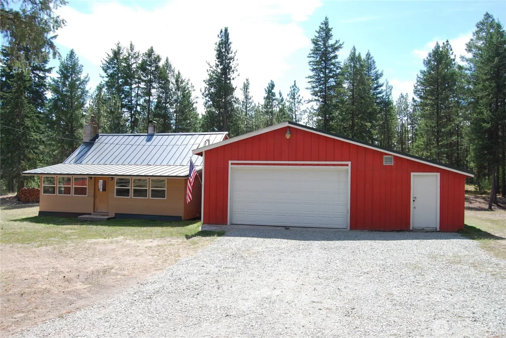 31 Summit Lake Rd Tonasket, WA 98855
