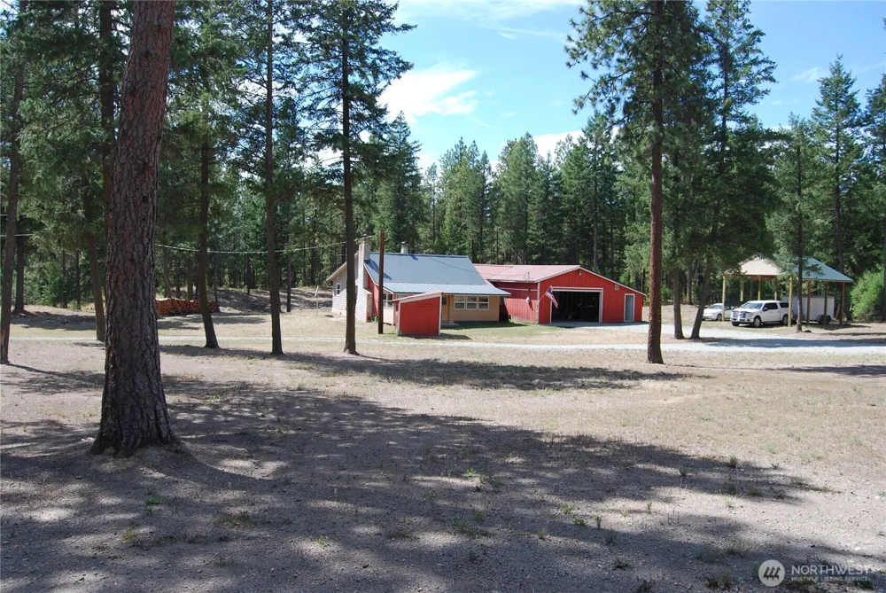 31 Summit Lake Rd Tonasket, WA 98855