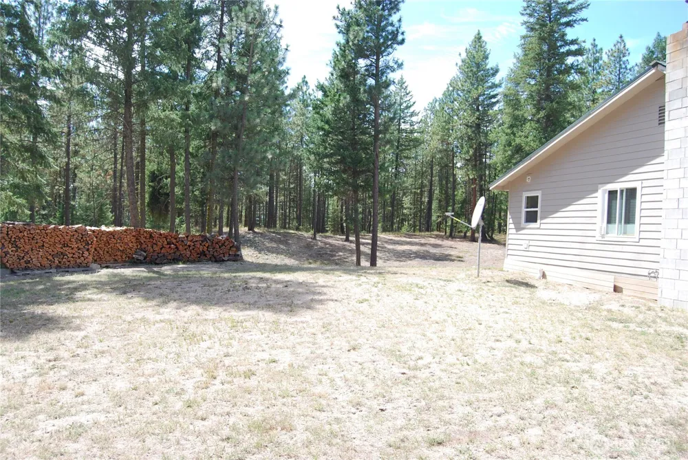 31 Summit Lake Rd Tonasket, WA 98855