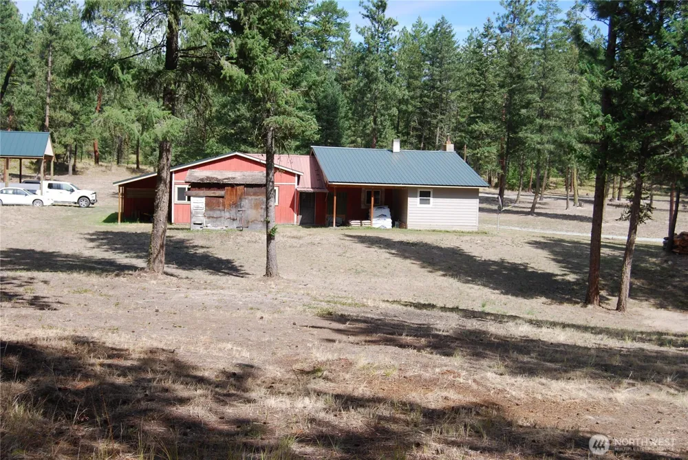 31 Summit Lake Rd Tonasket, WA 98855