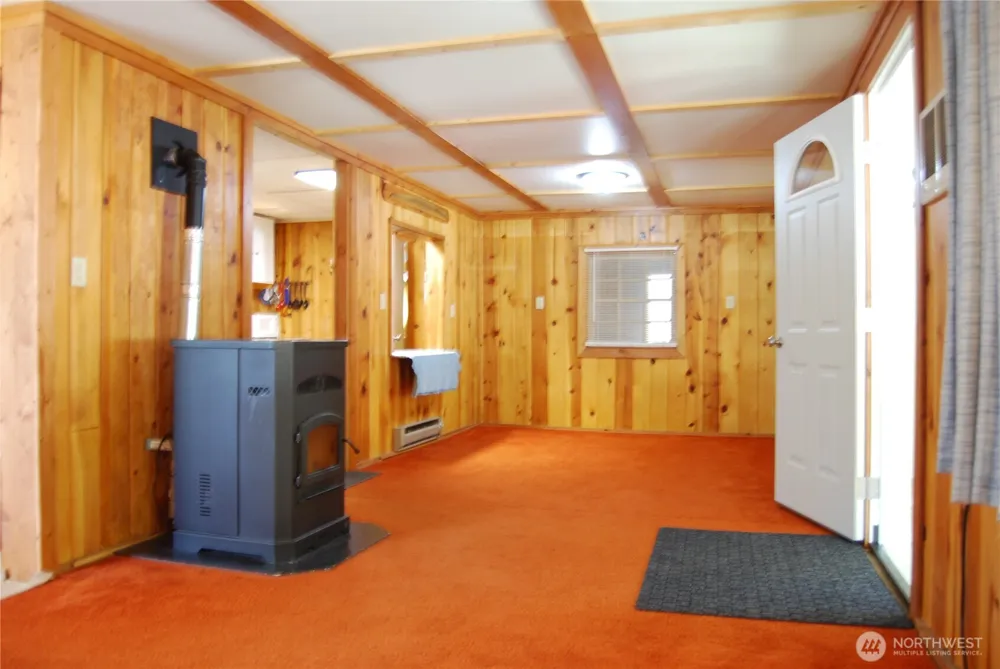31 Summit Lake Rd Tonasket, WA 98855