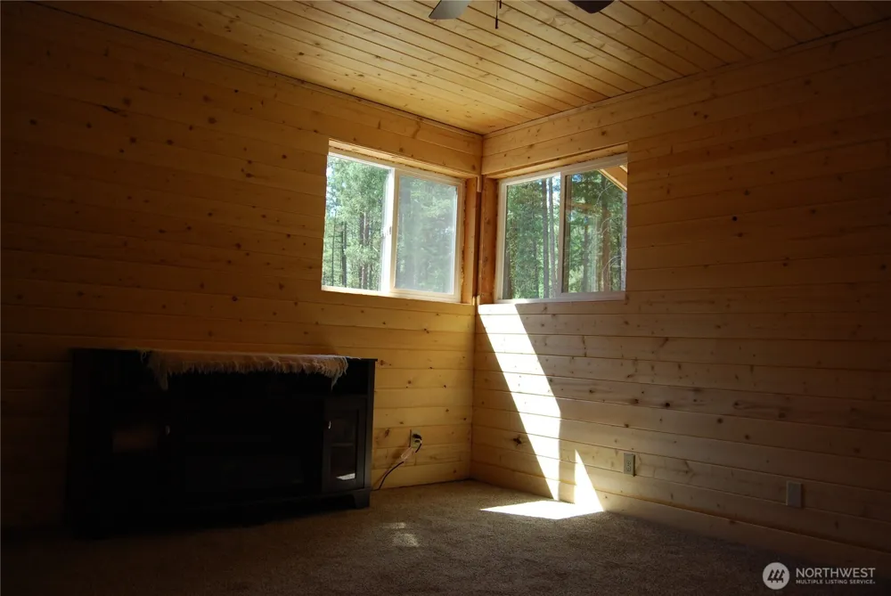 31 Summit Lake Rd Tonasket, WA 98855