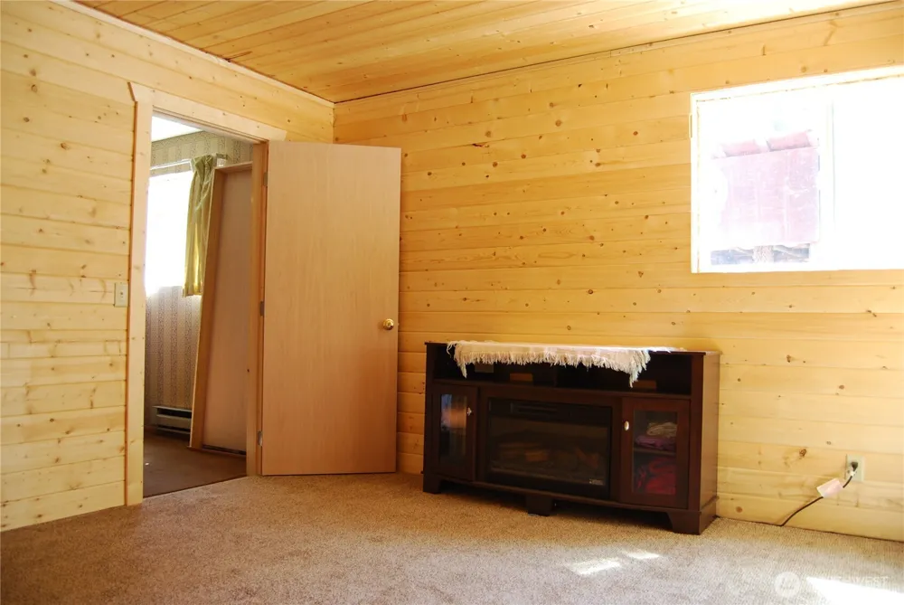 31 Summit Lake Rd Tonasket, WA 98855