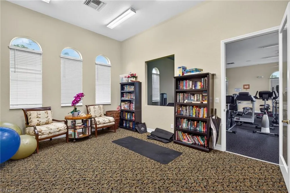 2406 Laurentina Lane Cape Coral, FL 33909