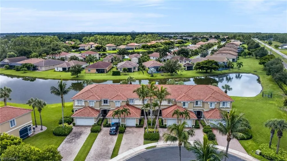 2406 Laurentina Lane Cape Coral, FL 33909