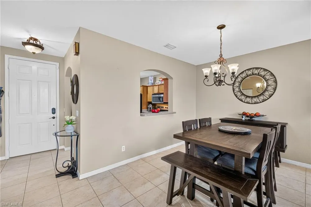 2406 Laurentina Lane Cape Coral, FL 33909