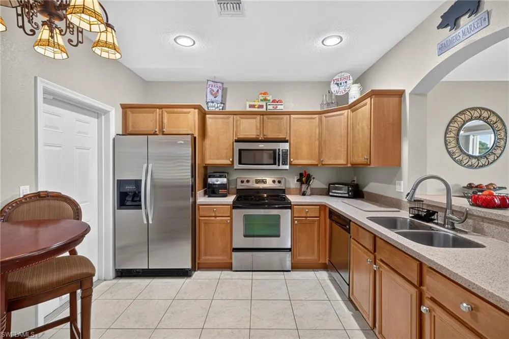 2406 Laurentina Lane Cape Coral, FL 33909