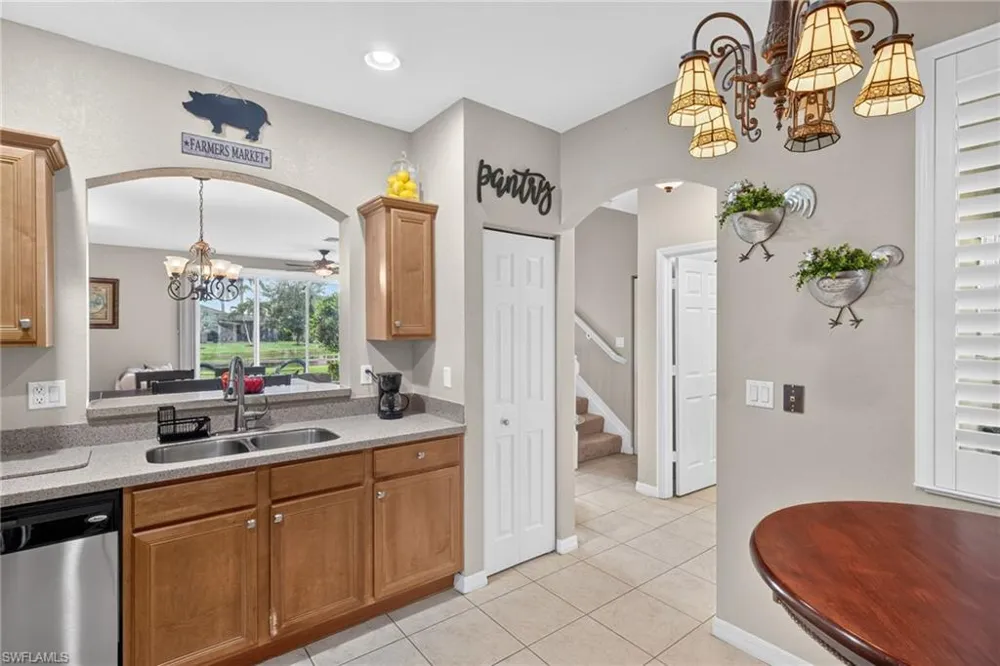 2406 Laurentina Lane Cape Coral, FL 33909