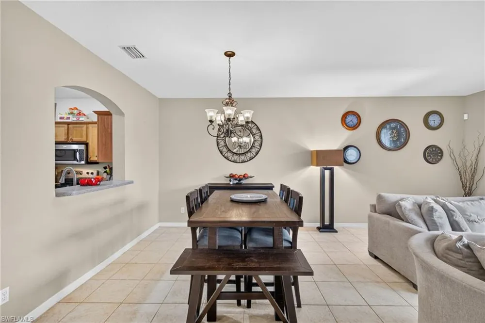 2406 Laurentina Lane Cape Coral, FL 33909