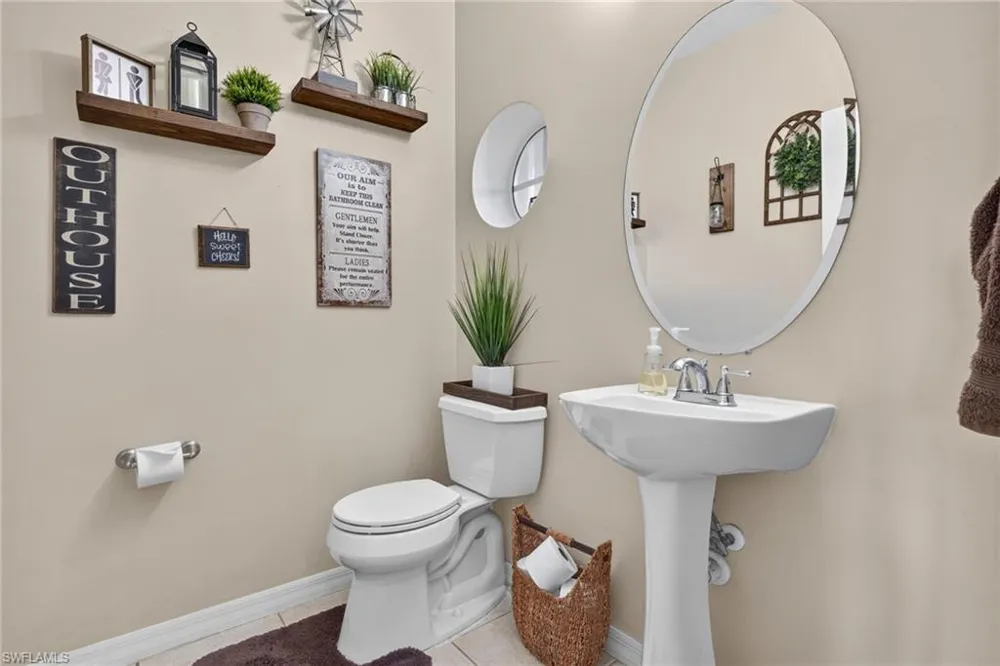 2406 Laurentina Lane Cape Coral, FL 33909