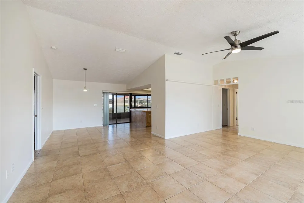 909 CHIPAWAY DRIVE Apollo Beach, FL 33572
