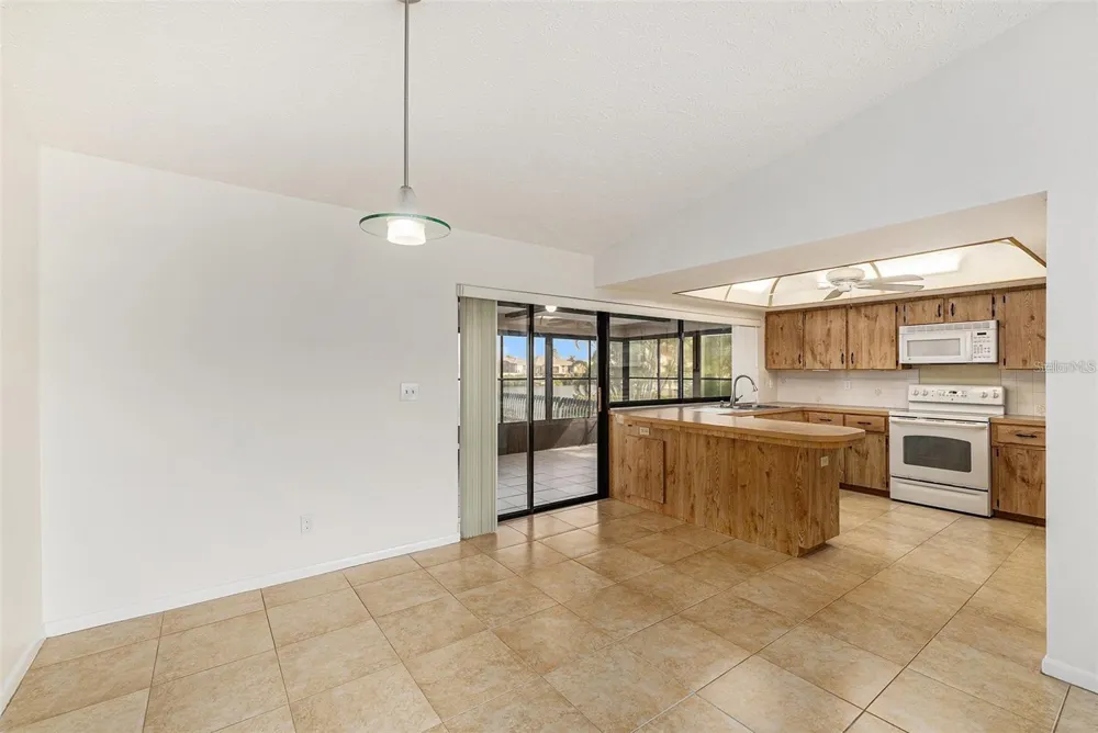 909 CHIPAWAY DRIVE Apollo Beach, FL 33572