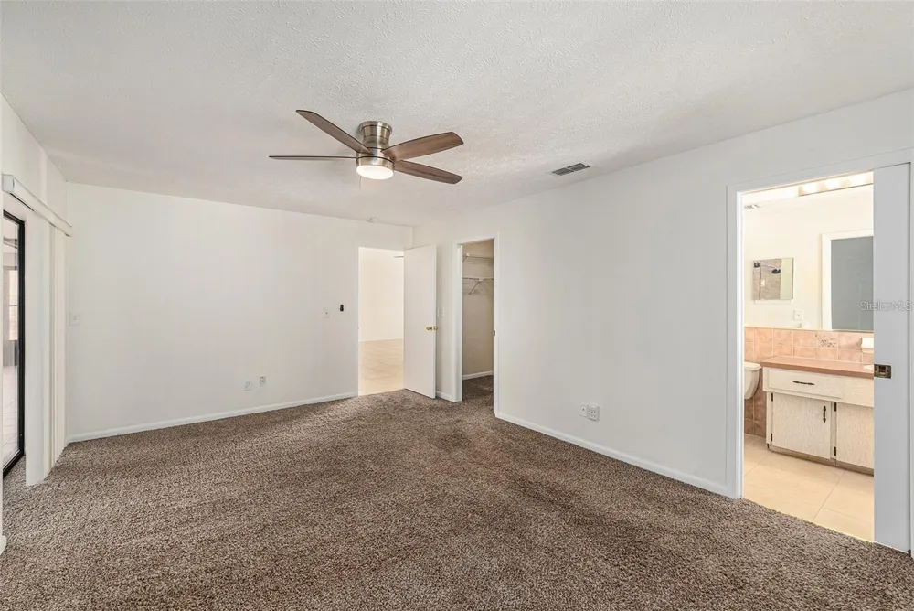 909 CHIPAWAY DRIVE Apollo Beach, FL 33572
