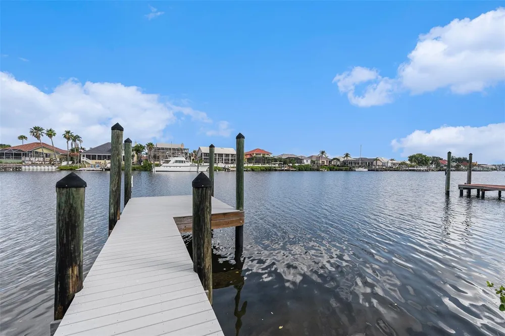 909 CHIPAWAY DRIVE Apollo Beach, FL 33572