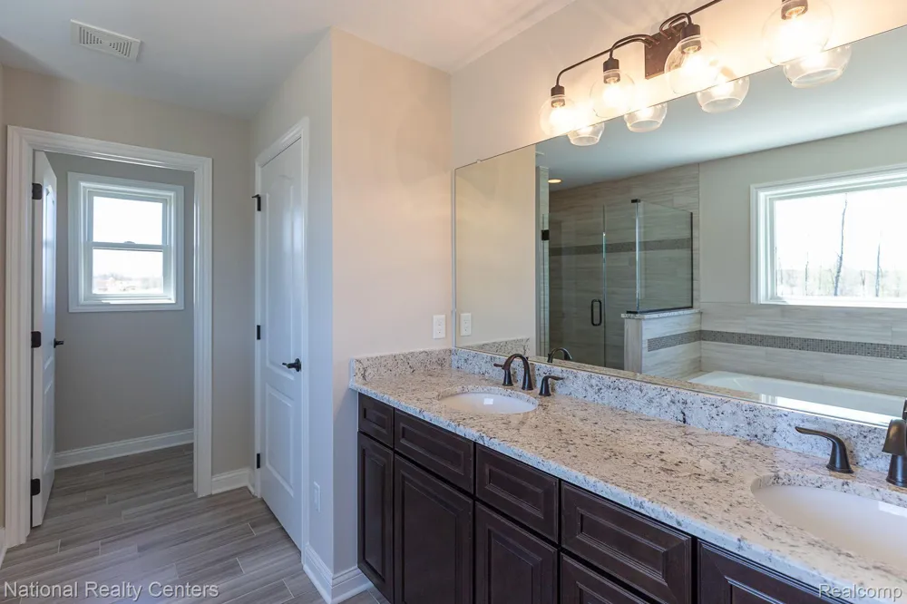 5544 Morgan Lake Drive Independence Charter Township, MI 48348