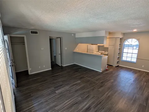 101 E 33rd Street #102