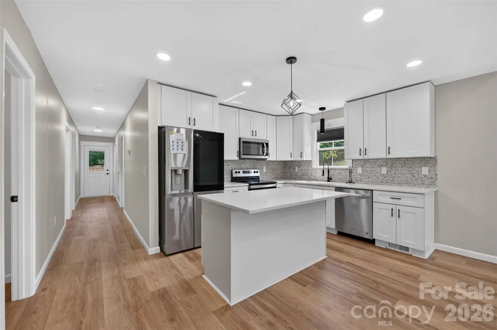 2416 4th Avenue NW Hickory, NC 28601