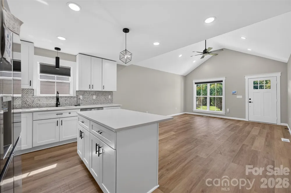 2416 4th Avenue NW Hickory, NC 28601