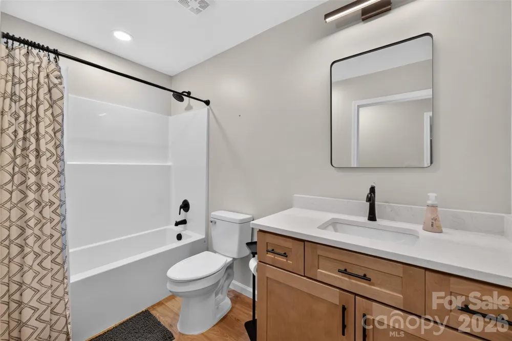 2416 4th Avenue NW Hickory, NC 28601